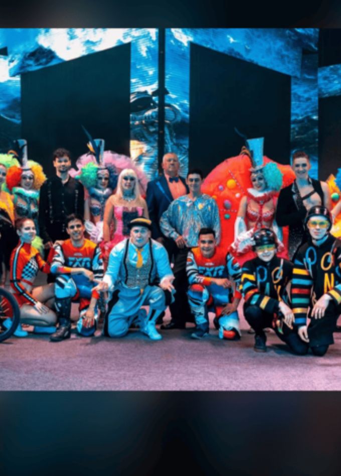 Новогодняя сказка "Алиса в Зазеркалье"