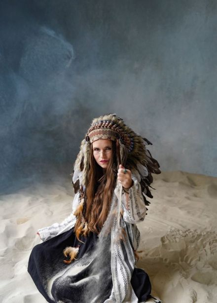 Евгения Рыбакова и группа «Обними Кита»