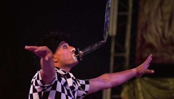 Цирк-шапито «Арена-Ягуар». Шоу «Летучий корабль»