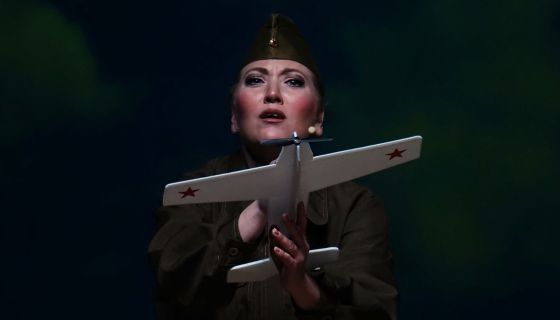 Спектакль «Бумажный солдат»